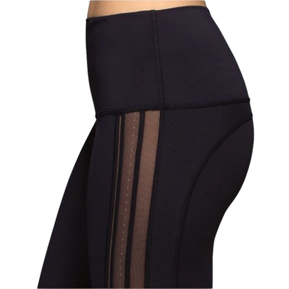 Lululemon Wunder Under Dise Stripe Pant Luxtreme Roll Down Black Size 2 - Picture 2 of 11